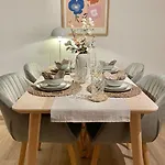 Stadt-oase - Kliniken- Bali-t- Gop- Parkplatz - Netflix By Interhome